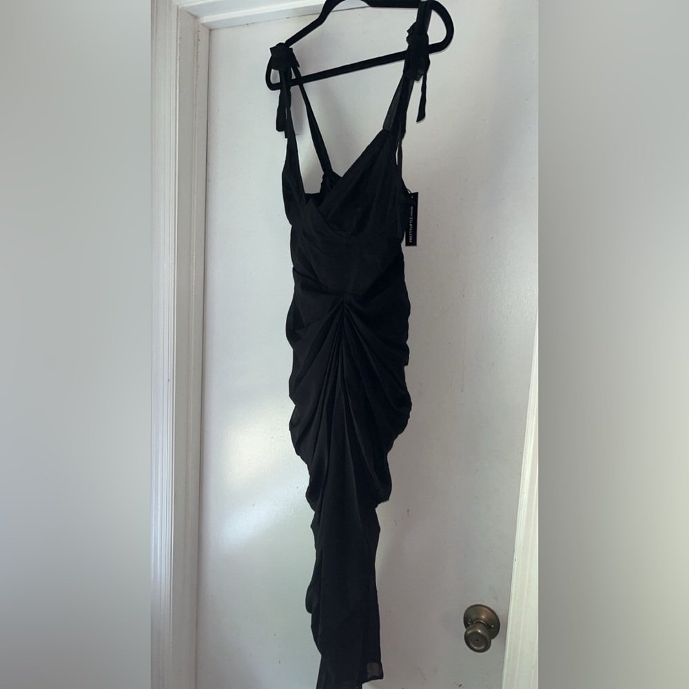 PLT NWT! - PRETTYLITTLETHING PLT BLACK UNDERWIRE DETAIL DRAPED MIDI DRESS US 8